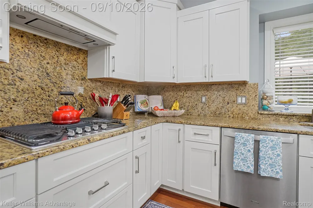 2459 Overbrook Highland Charter Township, MI 48357