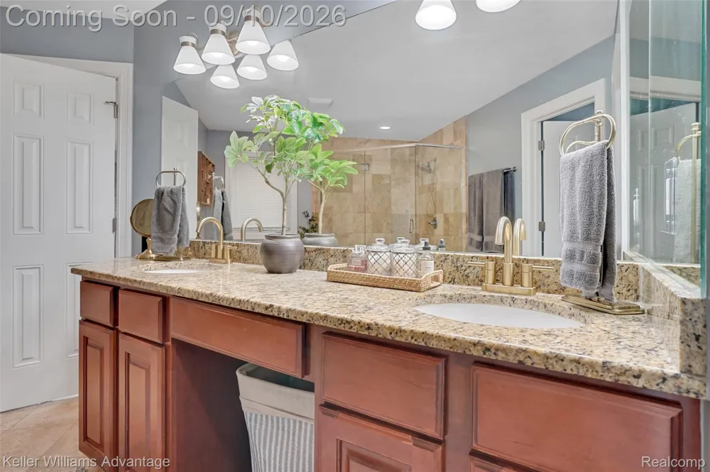 2459 Overbrook Highland Charter Township, MI 48357