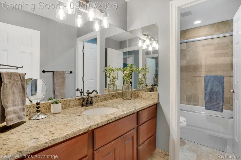2459 Overbrook Highland Charter Township, MI 48357