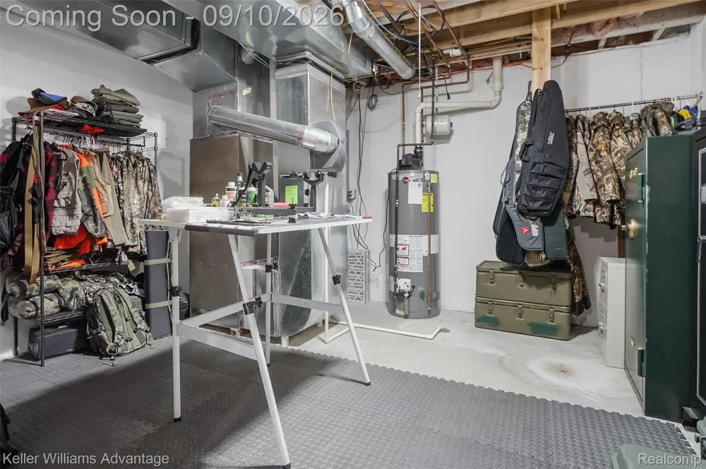 2459 Overbrook Highland Charter Township, MI 48357