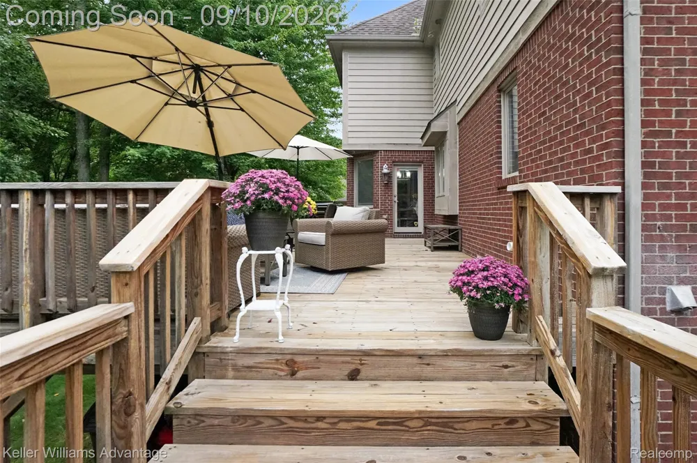 2459 Overbrook Highland Charter Township, MI 48357