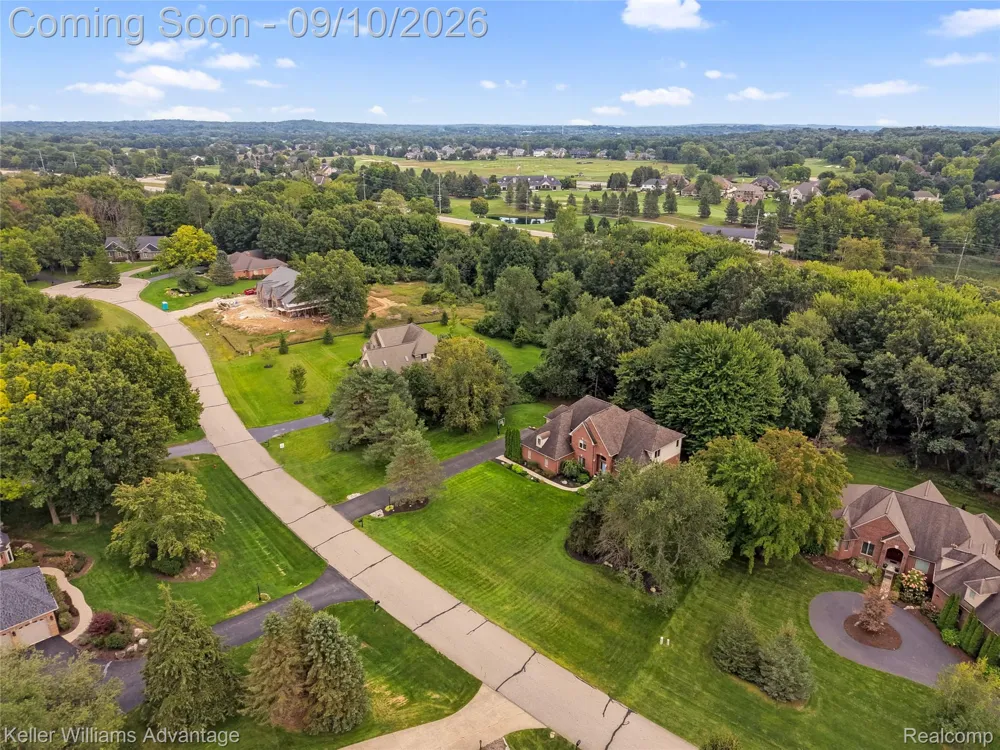 2459 Overbrook Highland Charter Township, MI 48357