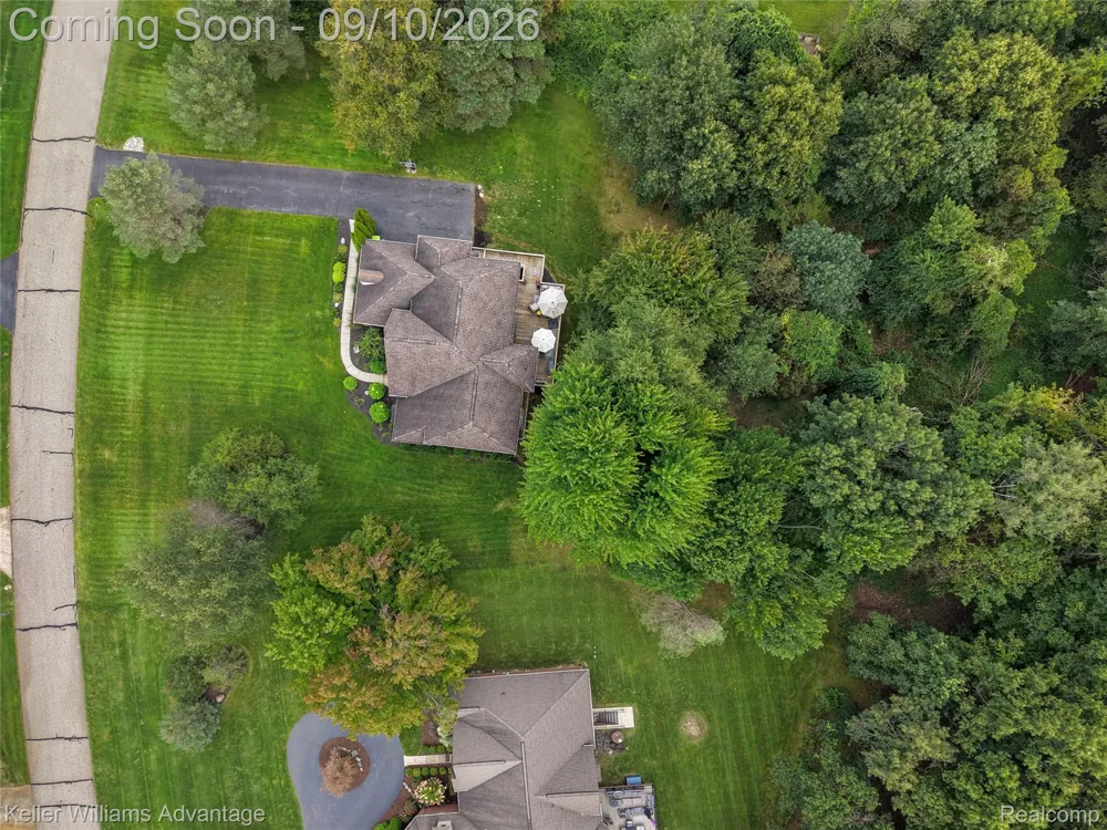 2459 Overbrook Highland Charter Township, MI 48357
