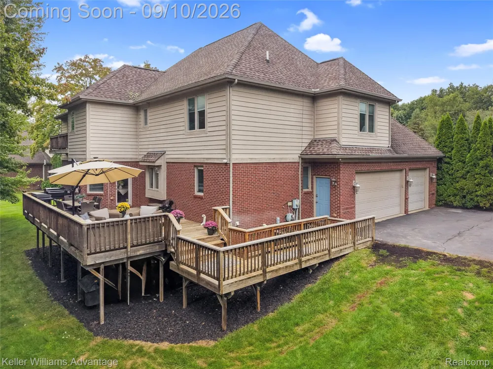 2459 Overbrook Highland Charter Township, MI 48357