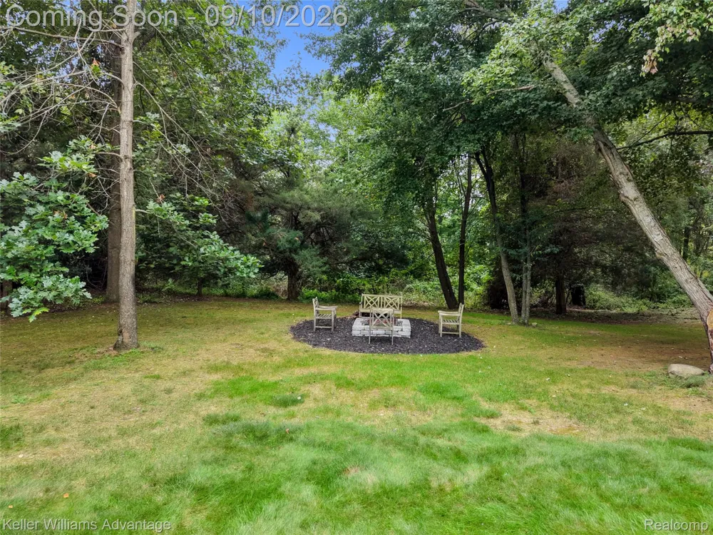2459 Overbrook Highland Charter Township, MI 48357
