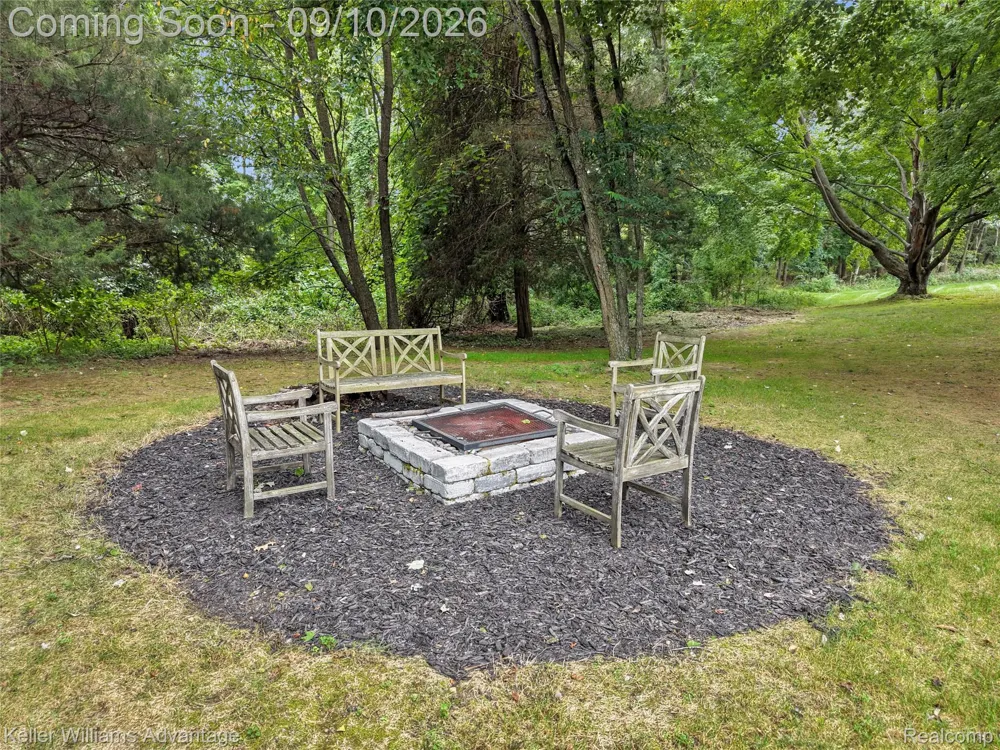2459 Overbrook Highland Charter Township, MI 48357