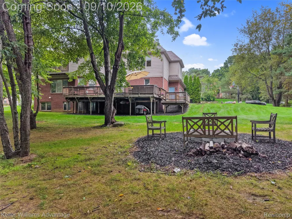 2459 Overbrook Highland Charter Township, MI 48357