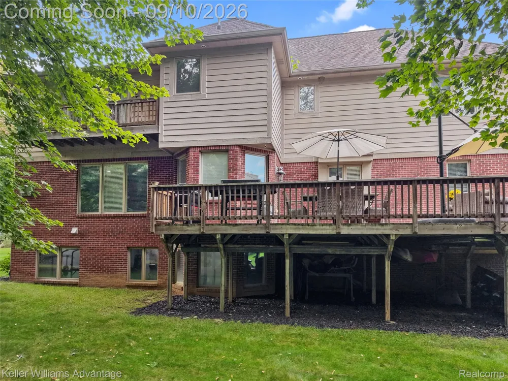 2459 Overbrook Highland Charter Township, MI 48357