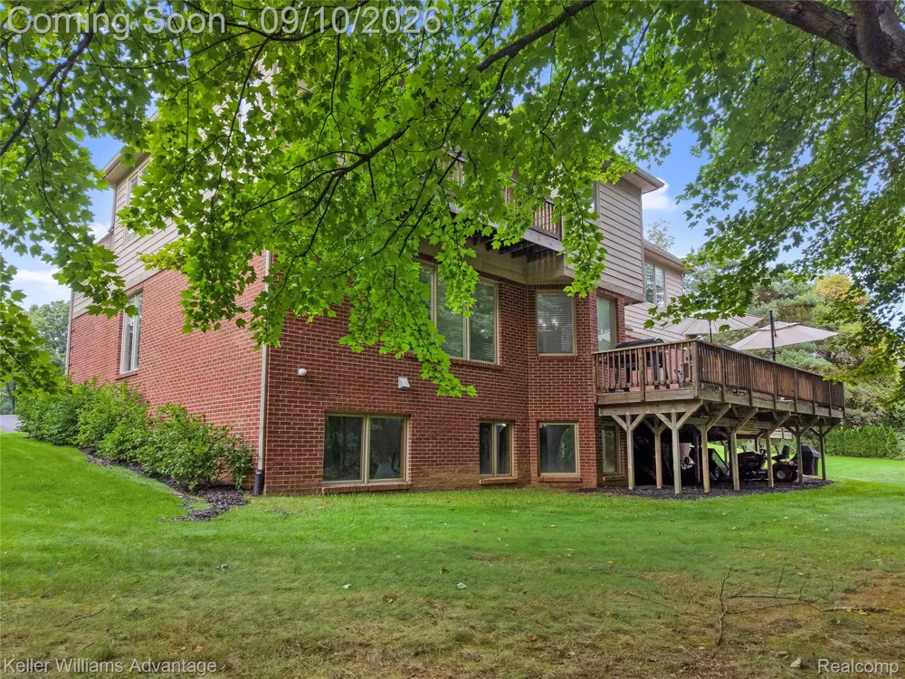 2459 Overbrook Highland Charter Township, MI 48357