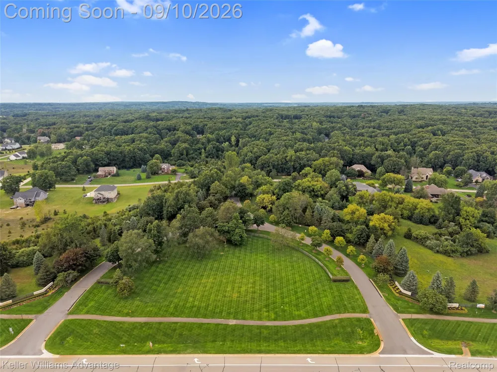 2459 Overbrook Highland Charter Township, MI 48357