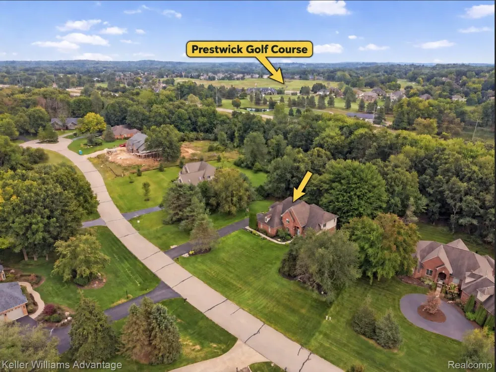 2459 Overbrook Highland Charter Township, MI 48357
