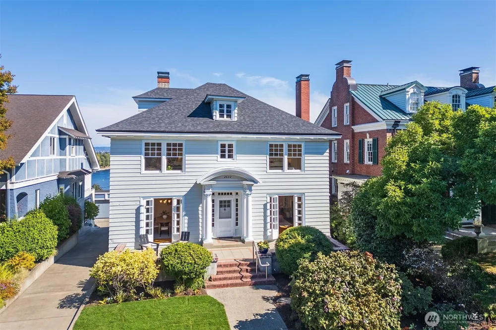 2822 10th Avenue E Seattle, WA 98102