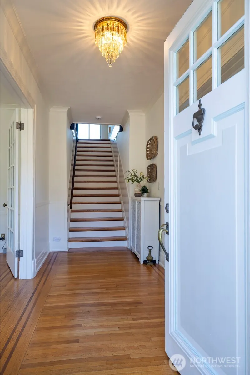 2822 10th Avenue E Seattle, WA 98102