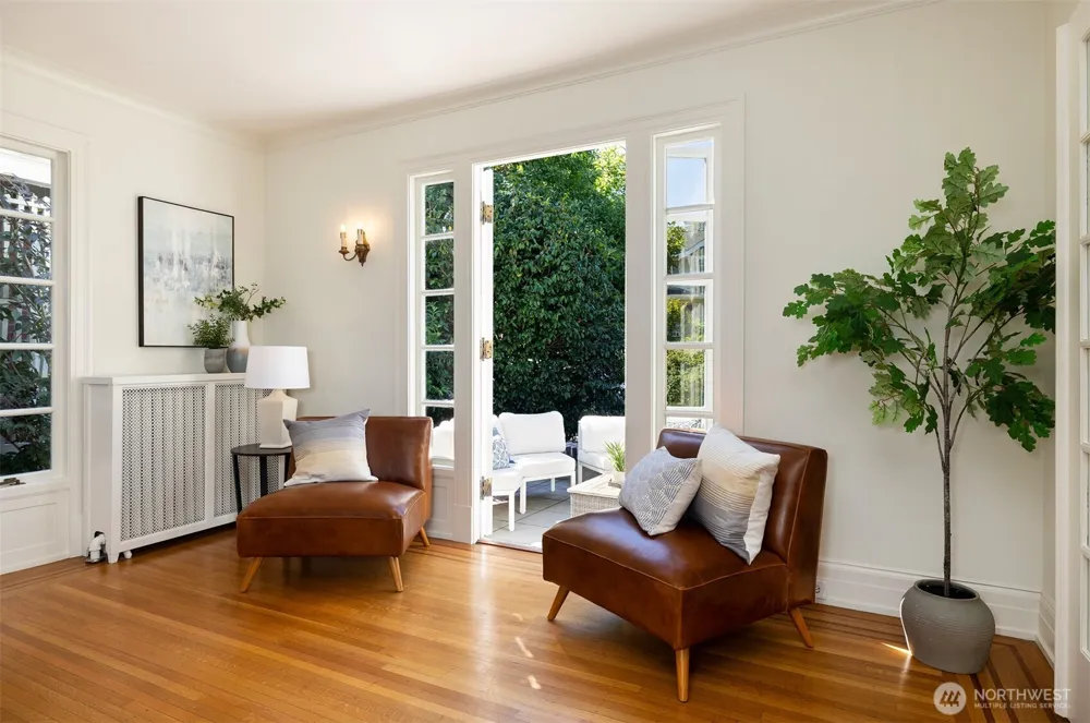 2822 10th Avenue E Seattle, WA 98102
