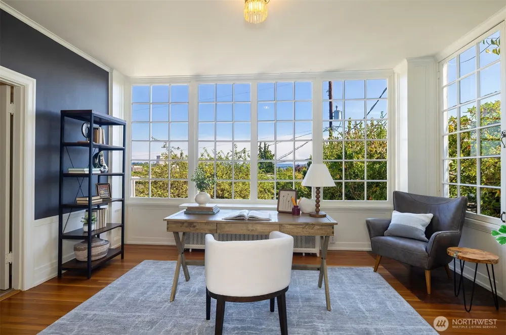 2822 10th Avenue E Seattle, WA 98102