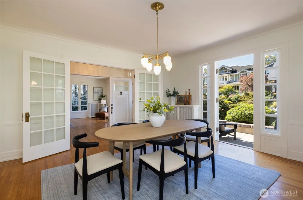 2822 10th Avenue E Seattle, WA 98102