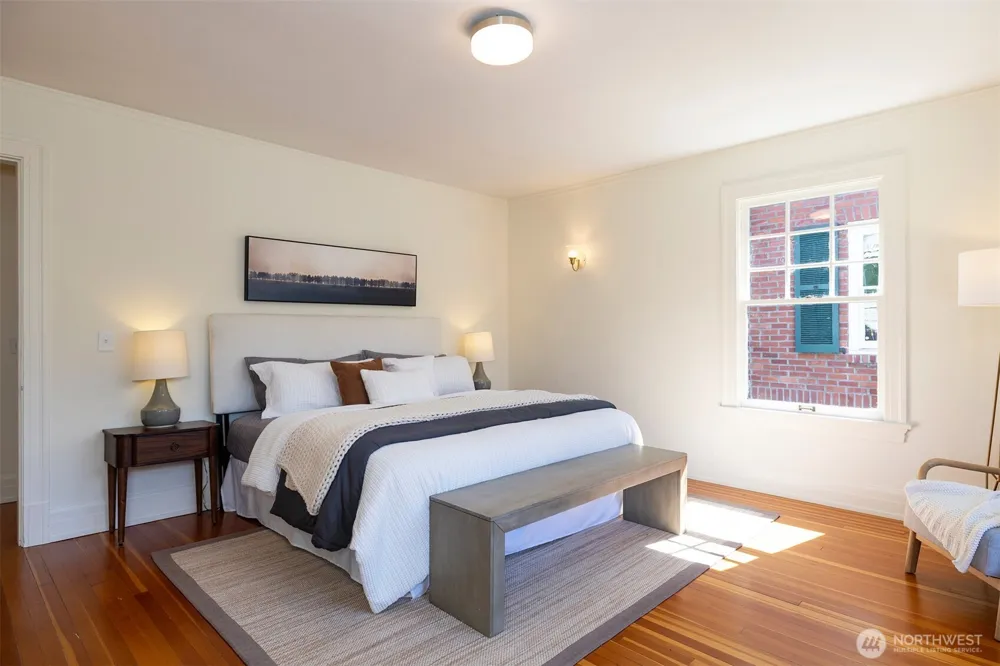 2822 10th Avenue E Seattle, WA 98102