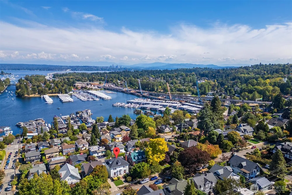 2822 10th Avenue E Seattle, WA 98102