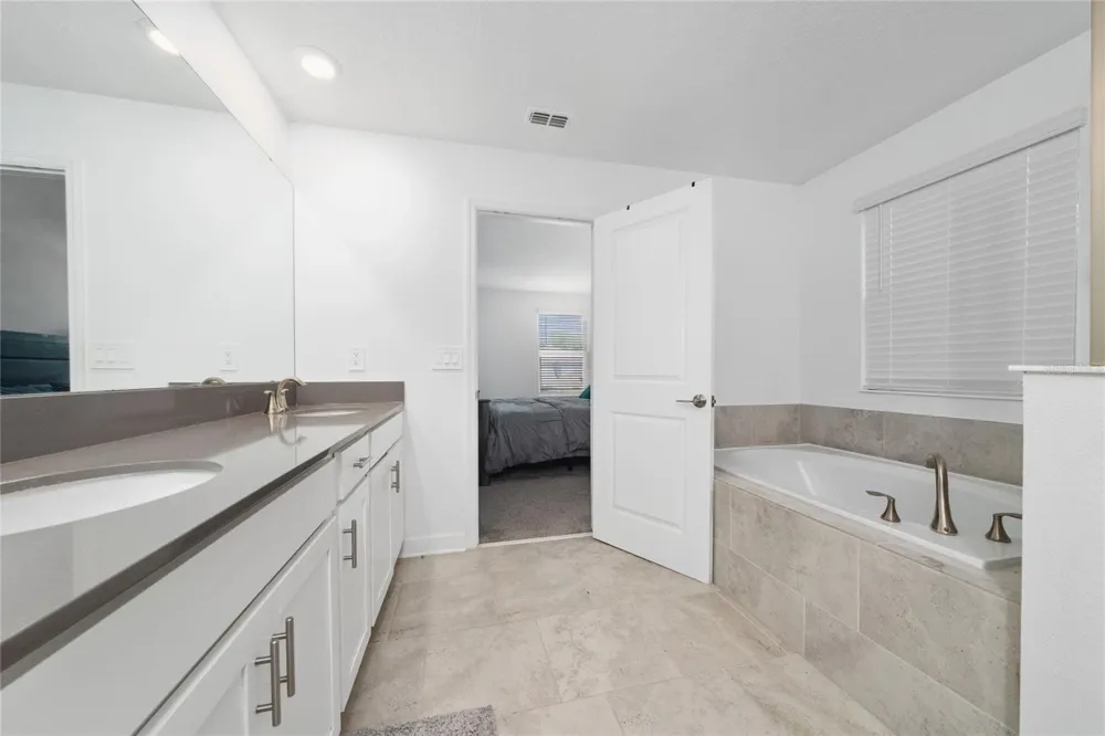 11328 LISTENING DRIVE Orlando, FL 32832