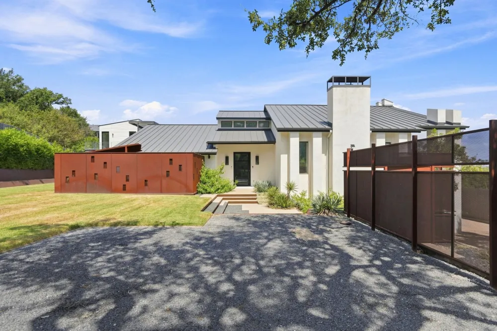 2100 Headwater Lane Austin, TX 78746