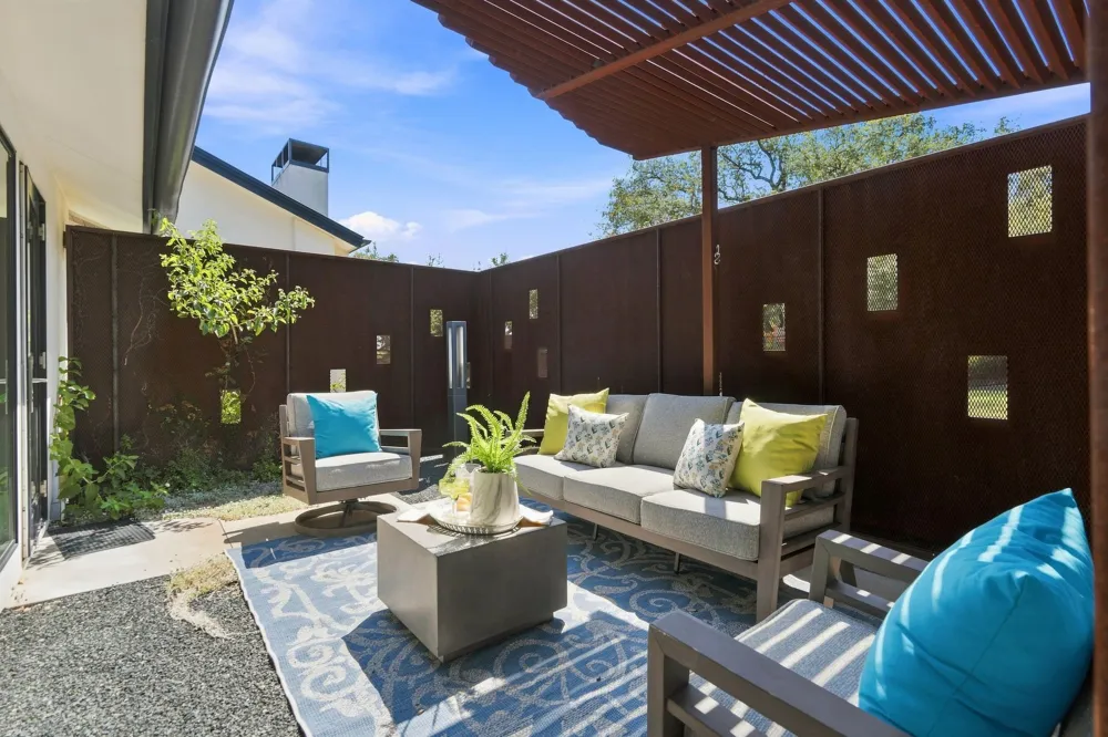 2100 Headwater Lane Austin, TX 78746