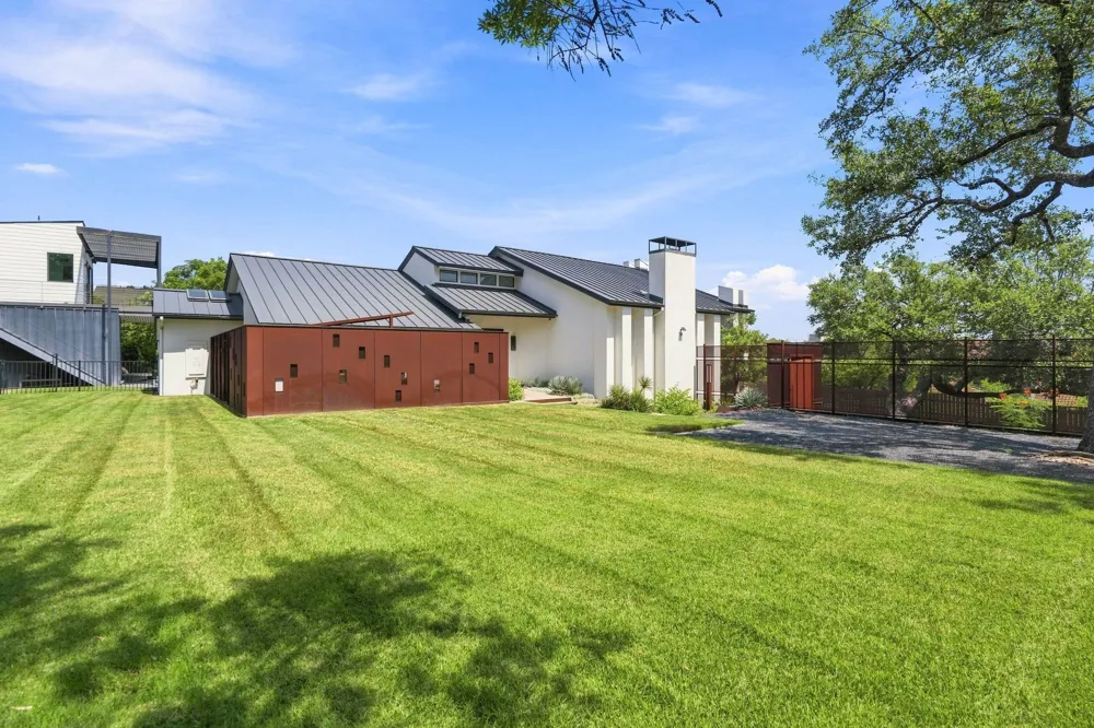2100 Headwater Lane Austin, TX 78746
