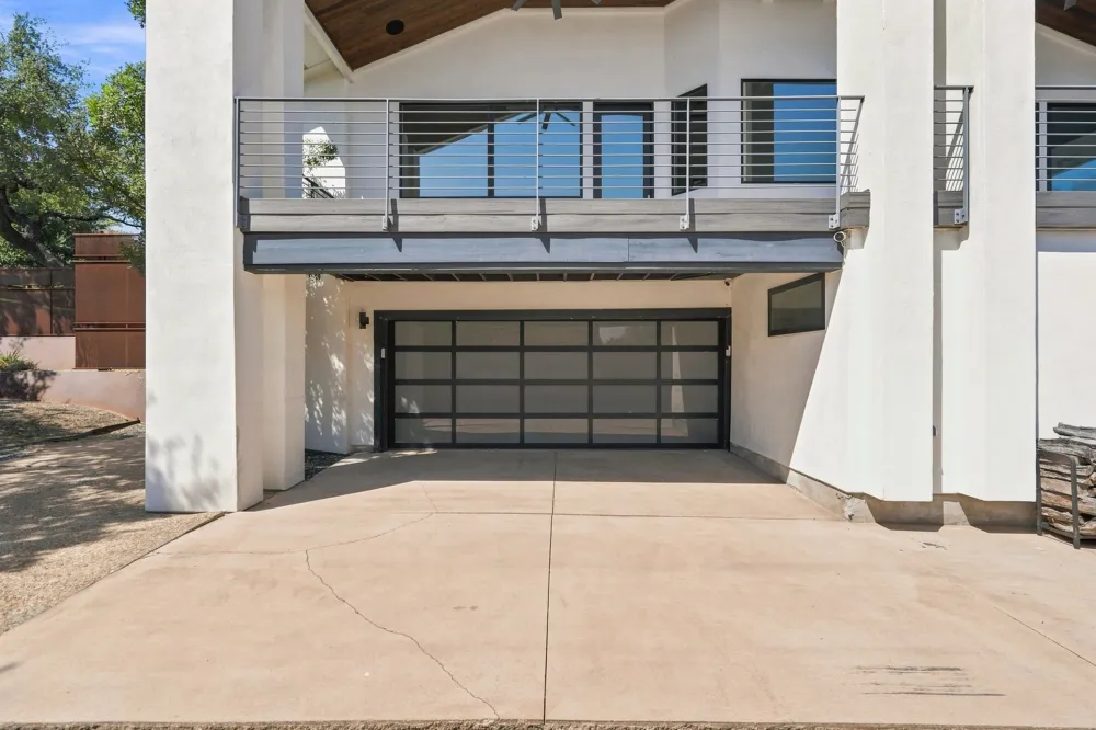 2100 Headwater Lane Austin, TX 78746