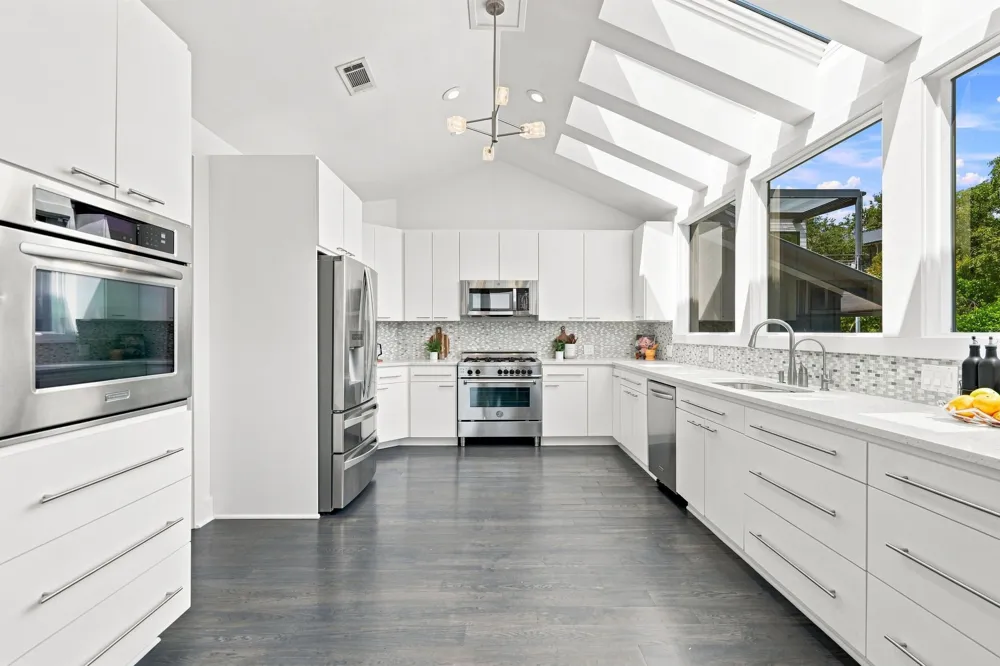 2100 Headwater Lane Austin, TX 78746