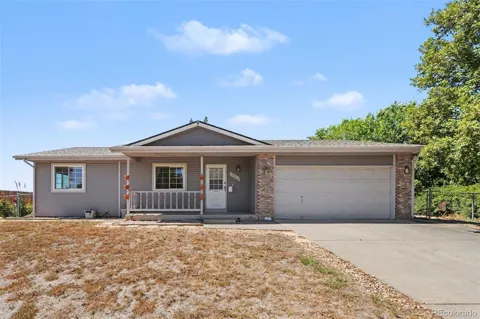 4735 Kings Canyon Drive