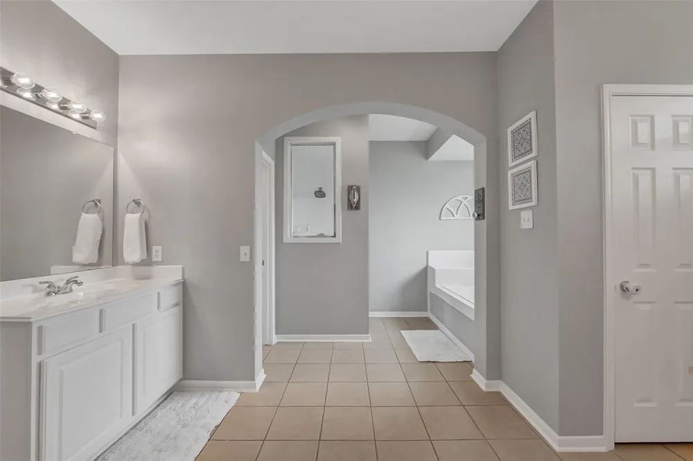 910 High Ridge Circle Friendswood, TX 77546