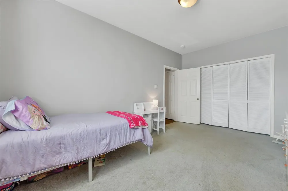 910 High Ridge Circle Friendswood, TX 77546