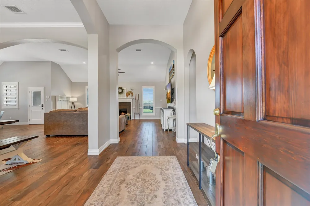910 High Ridge Circle Friendswood, TX 77546