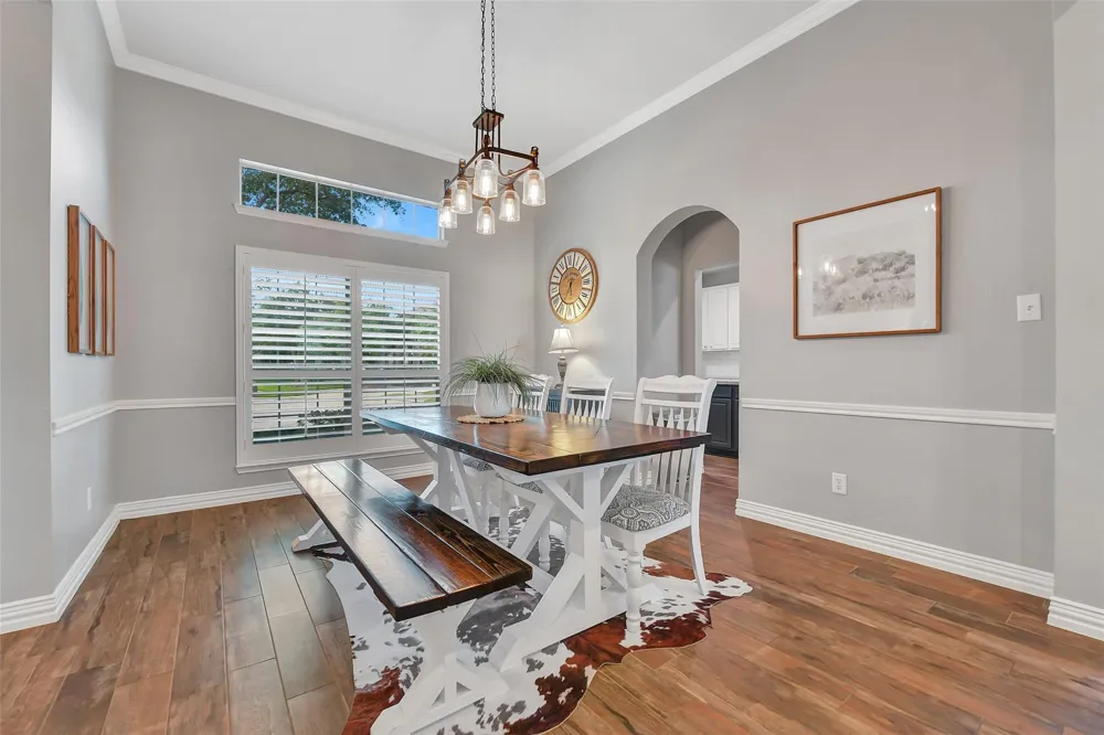 910 High Ridge Circle Friendswood, TX 77546