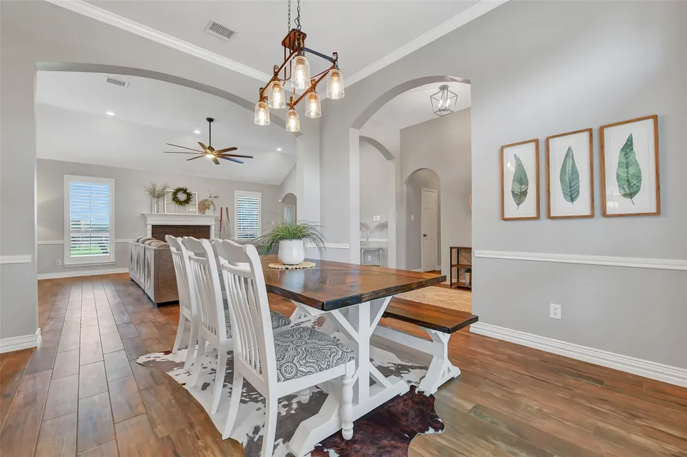 910 High Ridge Circle Friendswood, TX 77546