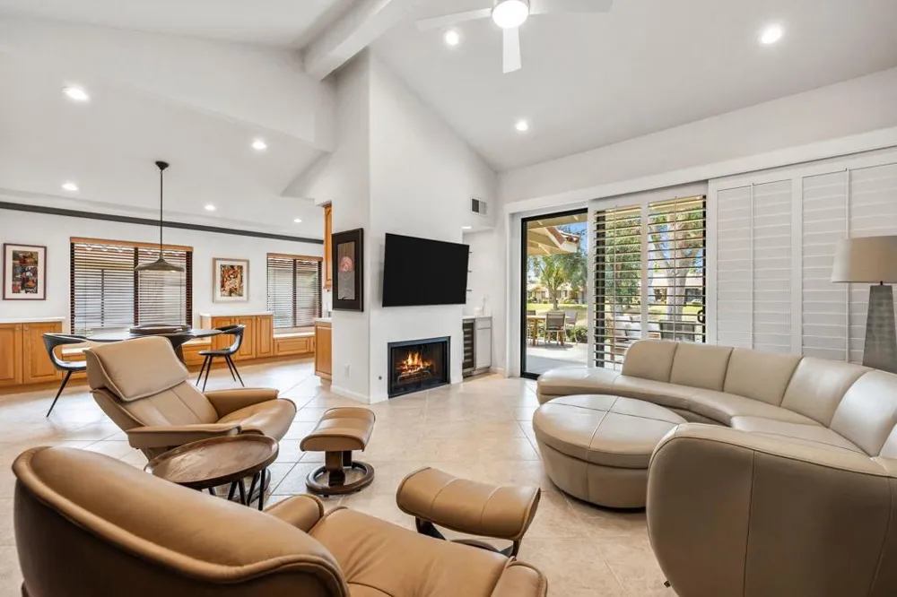 305 San Remo Street Palm Desert, CA 92260