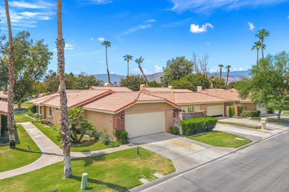 305 San Remo Street Palm Desert, CA 92260