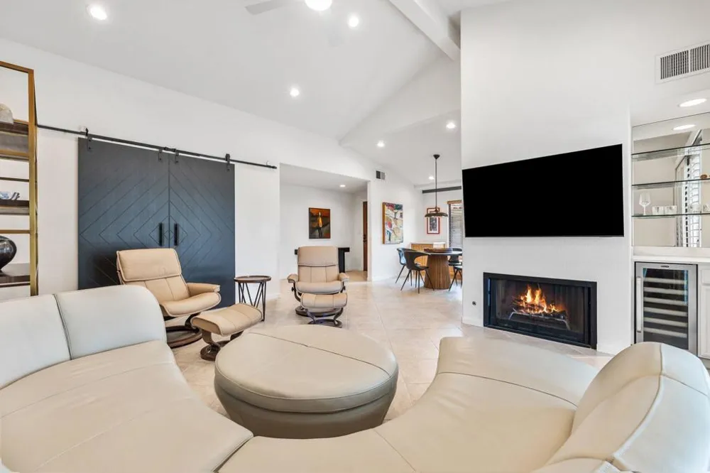 305 San Remo Street Palm Desert, CA 92260