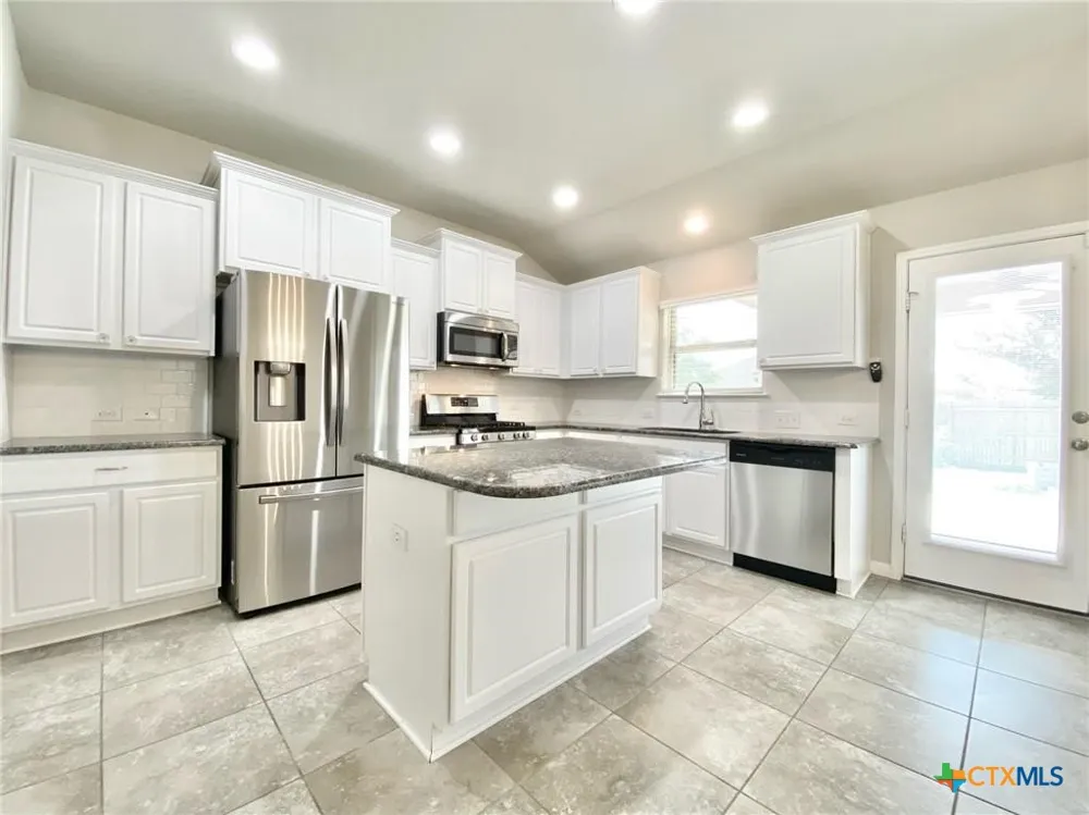 308 Chalk Knob Manor Leander, TX 78641