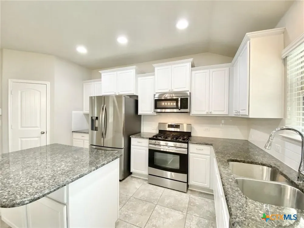 308 Chalk Knob Manor Leander, TX 78641