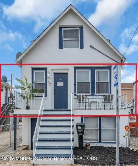 115 Blaine Avenue #Downstairs