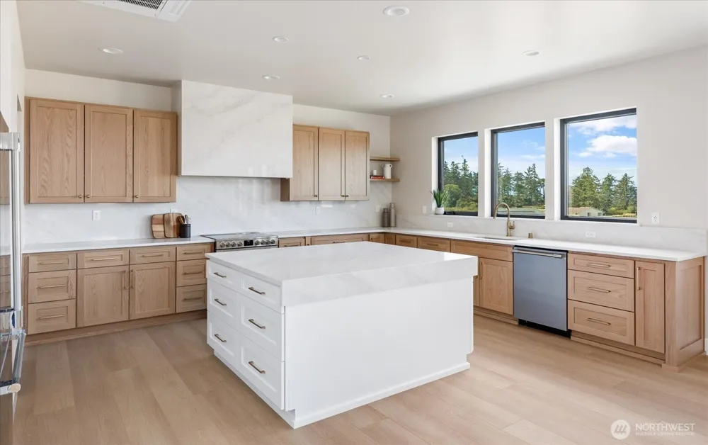 664 Hacienda Drive Coupeville, WA 98239