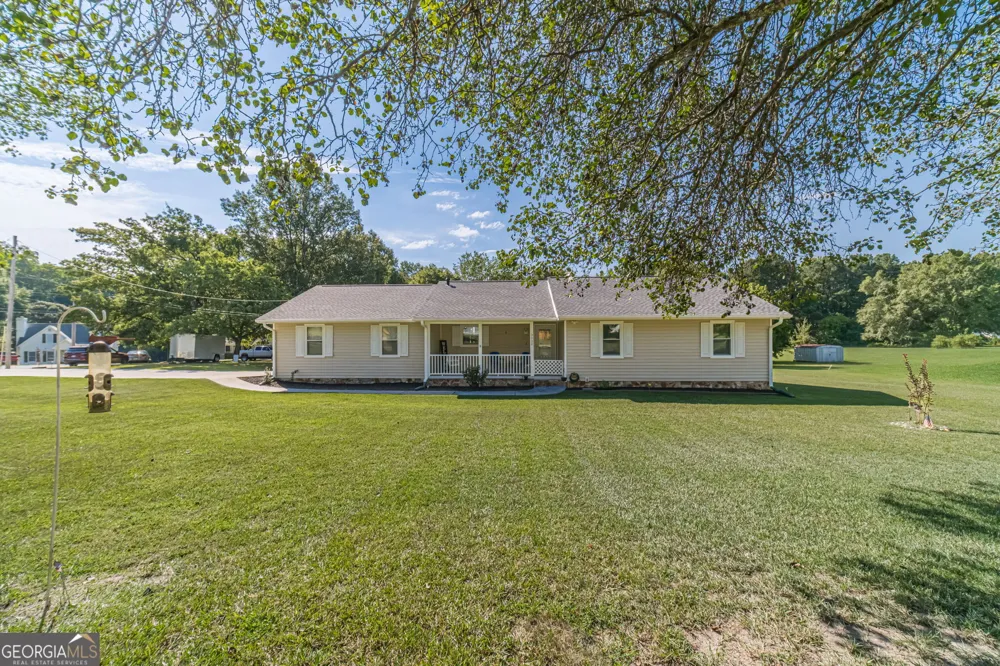 3520 Camelot CT Loganville, GA 30052