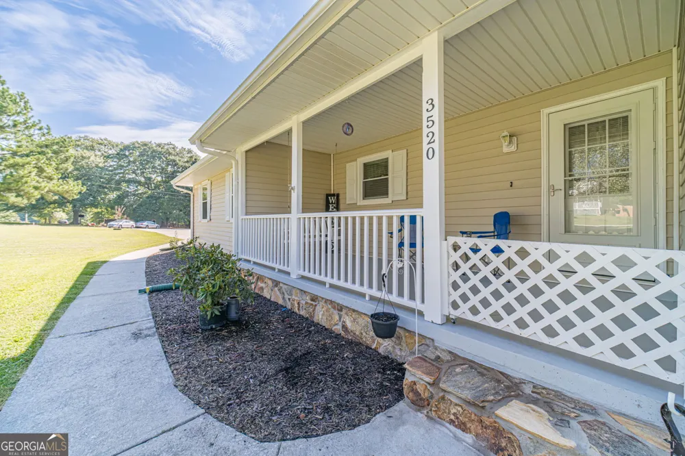 3520 Camelot CT Loganville, GA 30052