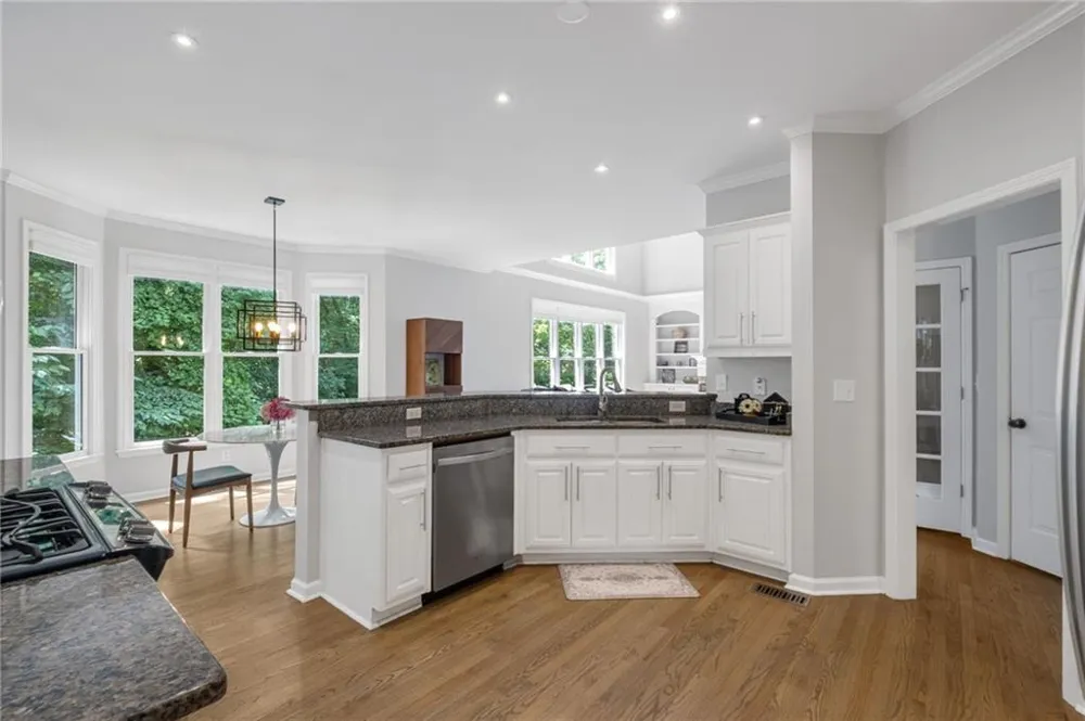 3060 Burlingame Drive Roswell, GA 30075