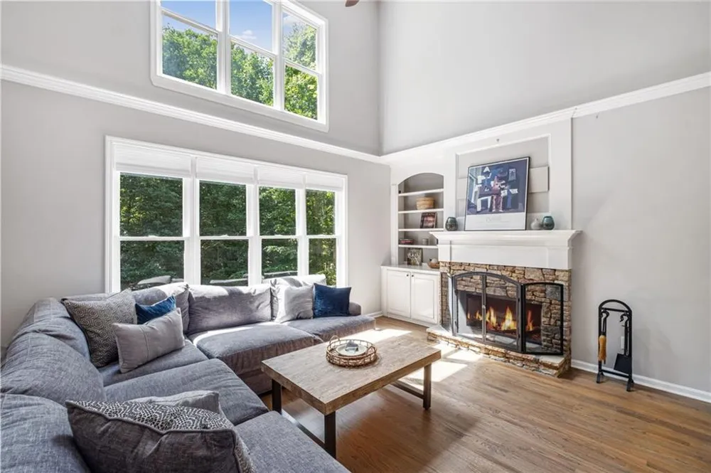 3060 Burlingame Drive Roswell, GA 30075