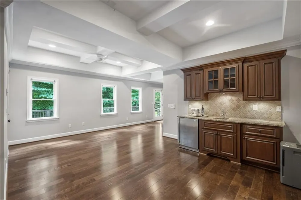 3060 Burlingame Drive Roswell, GA 30075