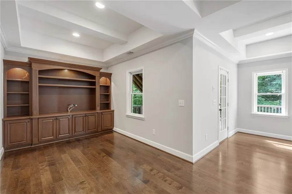 3060 Burlingame Drive Roswell, GA 30075