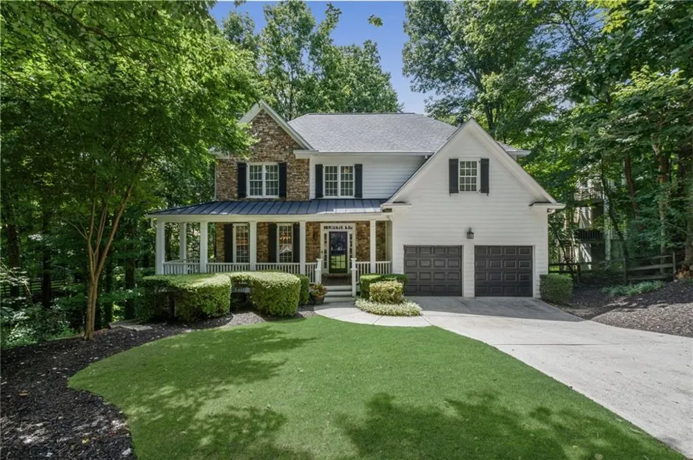 3060 Burlingame Drive Roswell, GA 30075