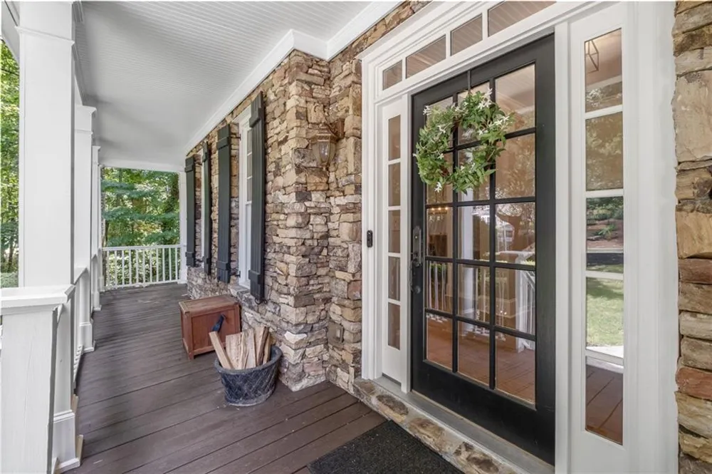 3060 Burlingame Drive Roswell, GA 30075