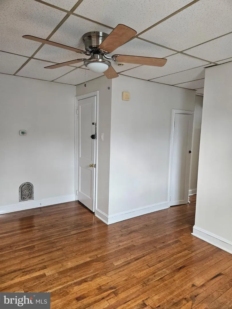 2761 JENKINTOWN ROAD Glenside, PA 19038